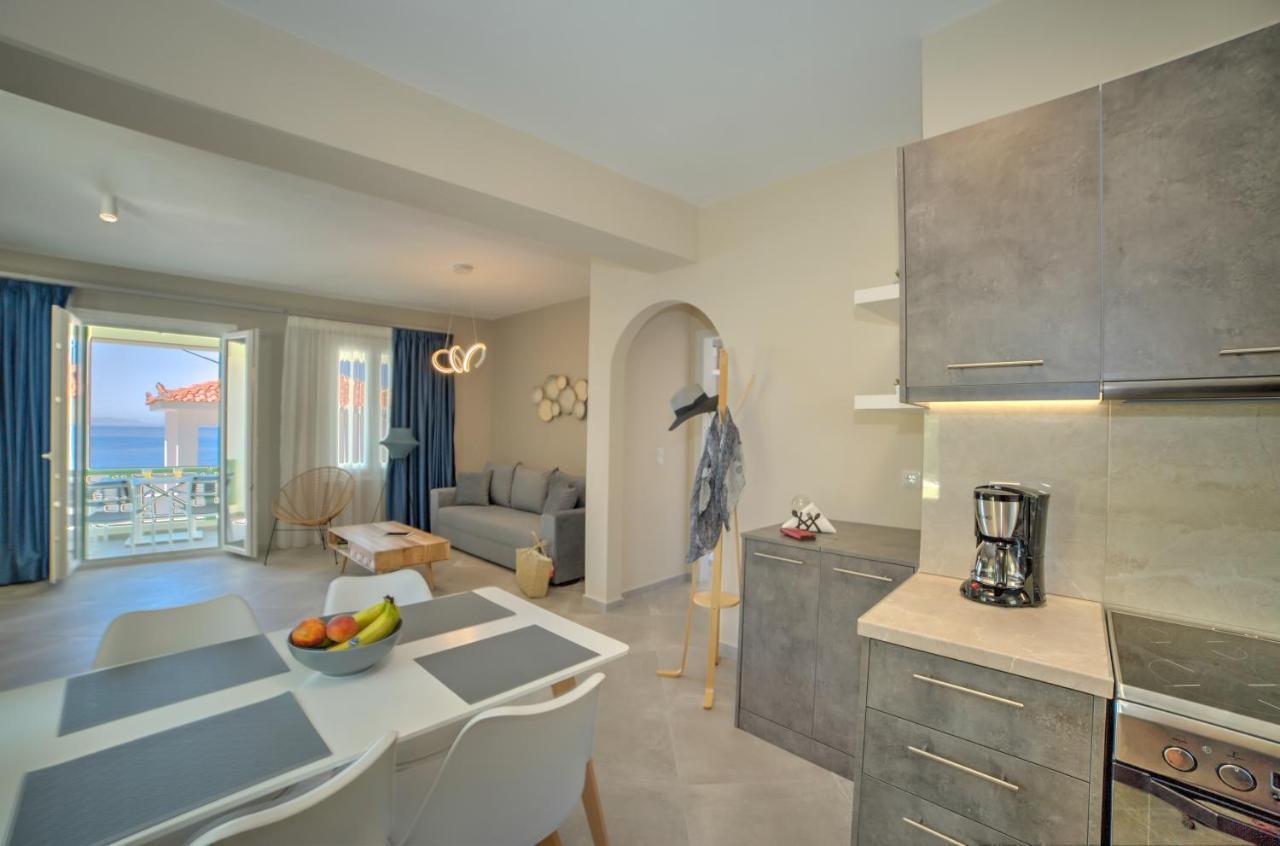 Corali Suites Andros Batsi  Luaran gambar