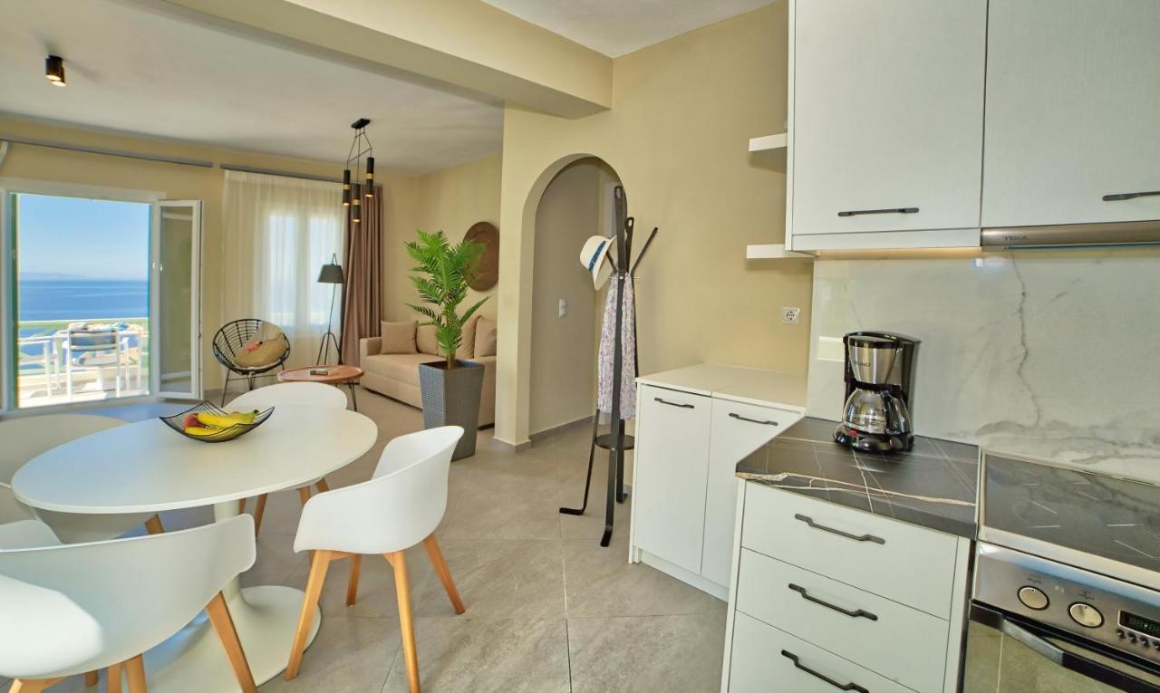 Corali Suites Andros Batsi  Luaran gambar
