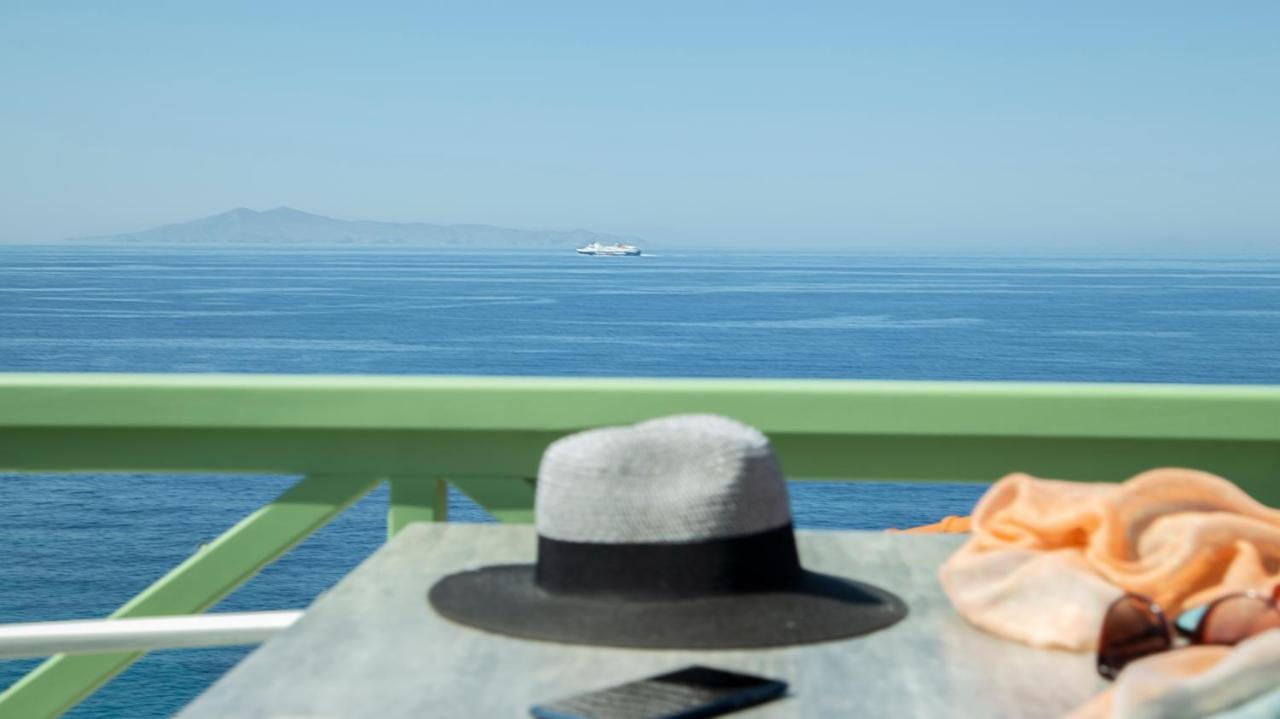 Corali Suites Andros Batsi  Luaran gambar