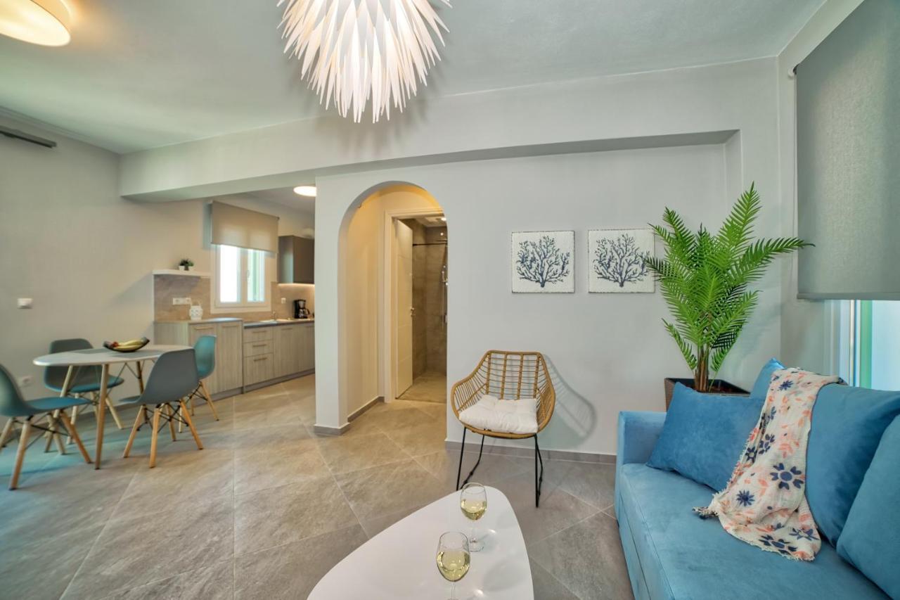 Corali Suites Andros Batsi  Luaran gambar