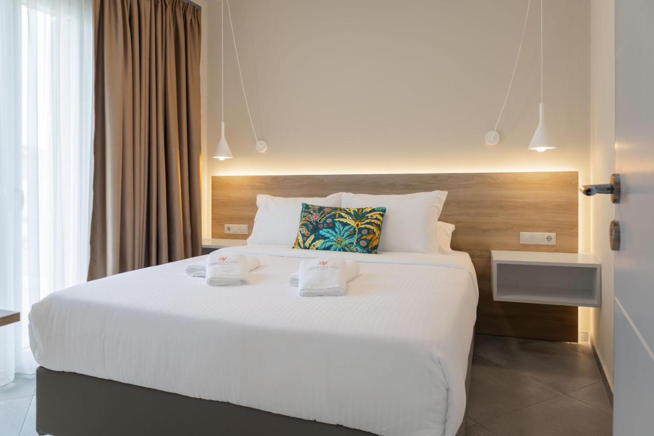 Corali Suites Andros Batsi  Luaran gambar