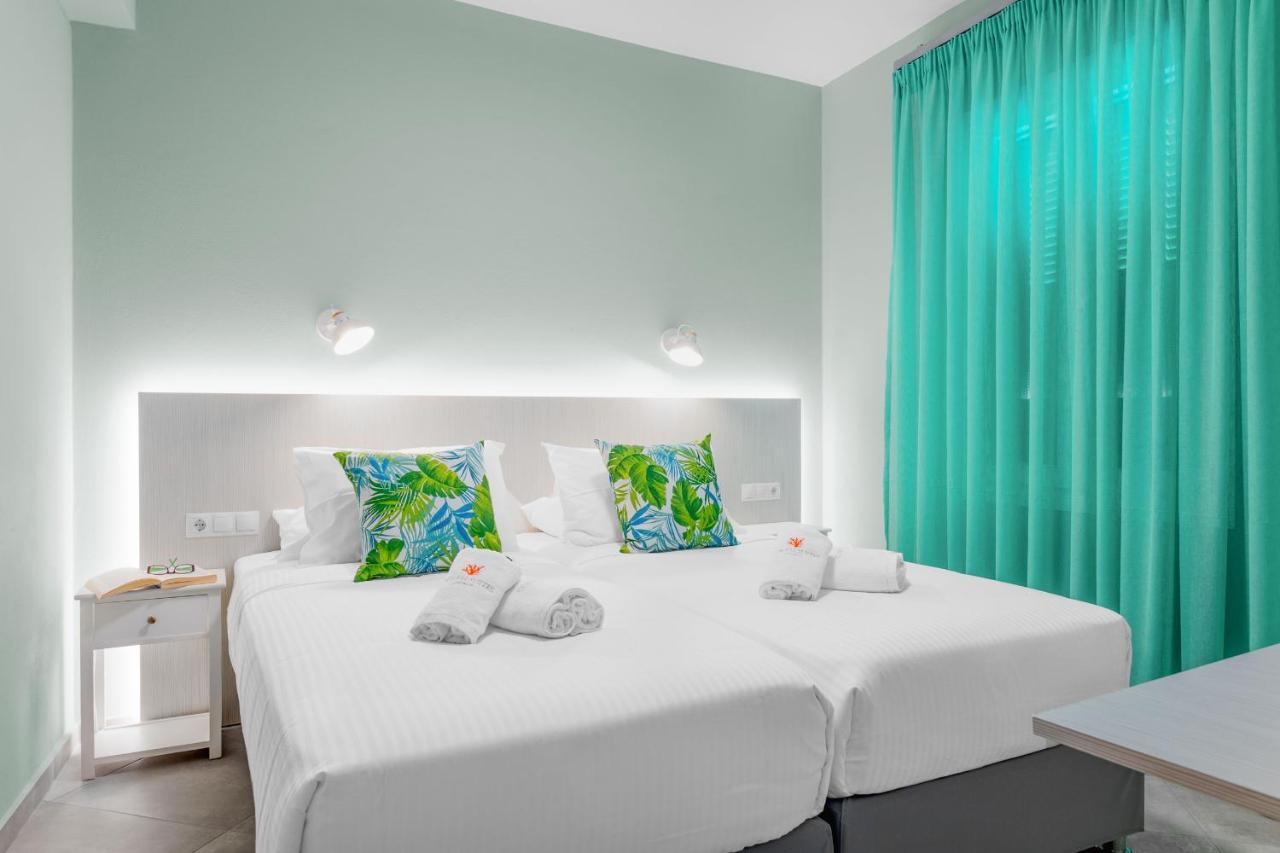 Corali Suites Andros Batsi  Luaran gambar