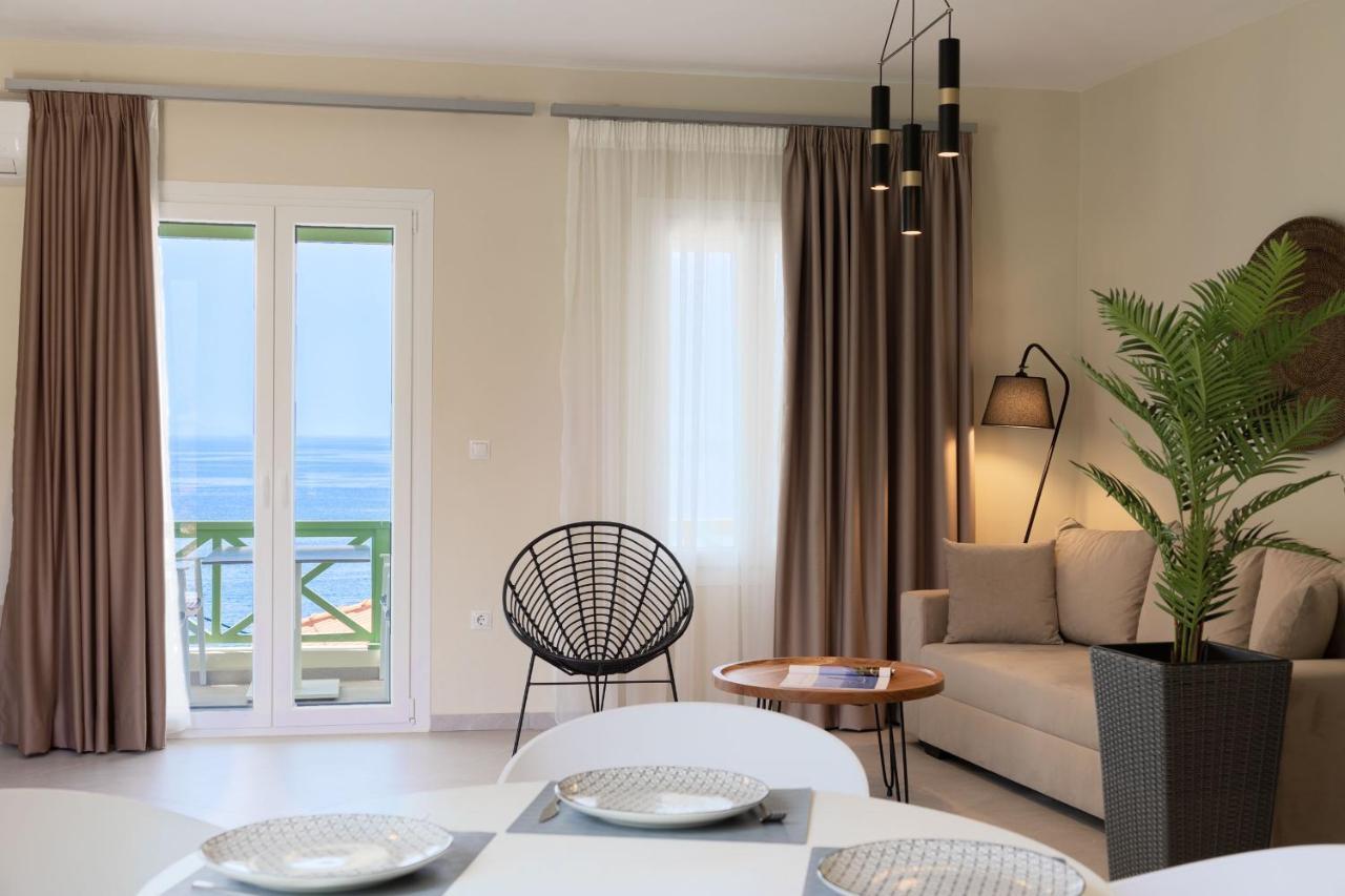 Corali Suites Andros Batsi  Luaran gambar