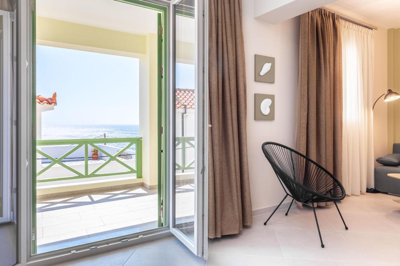 Corali Suites Andros Batsi  Luaran gambar