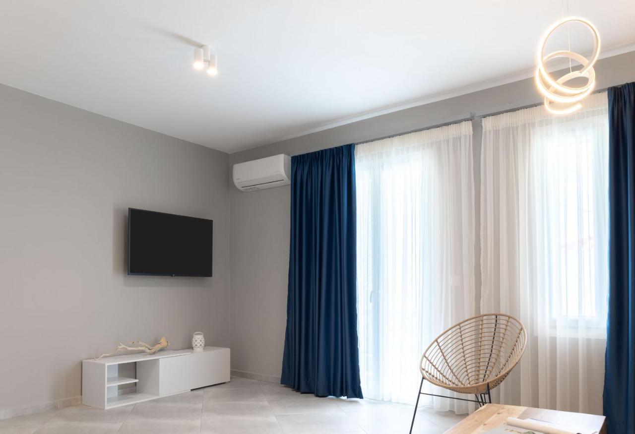 Corali Suites Andros Batsi  Luaran gambar