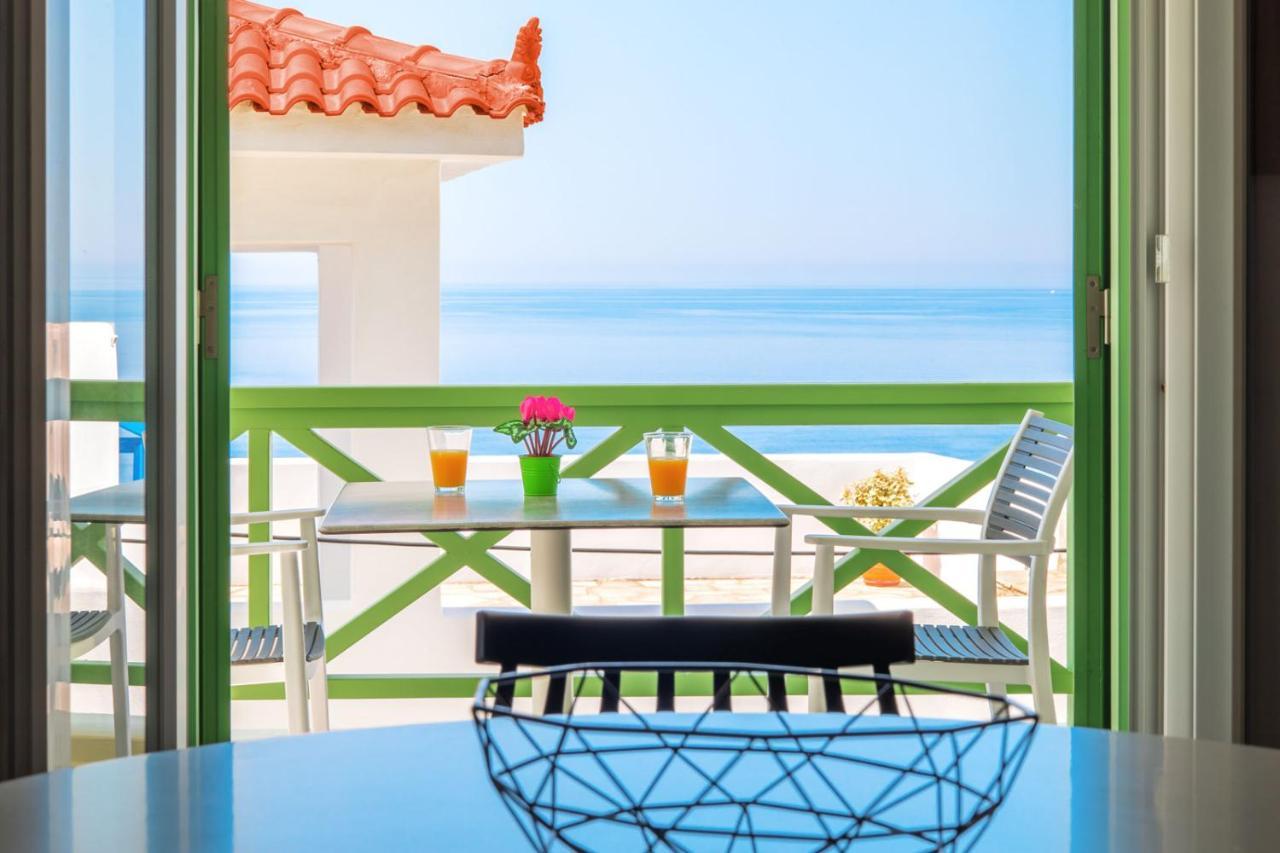 Corali Suites Andros Batsi  Luaran gambar