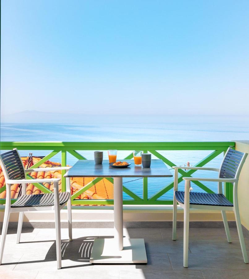 Corali Suites Andros Batsi  Luaran gambar